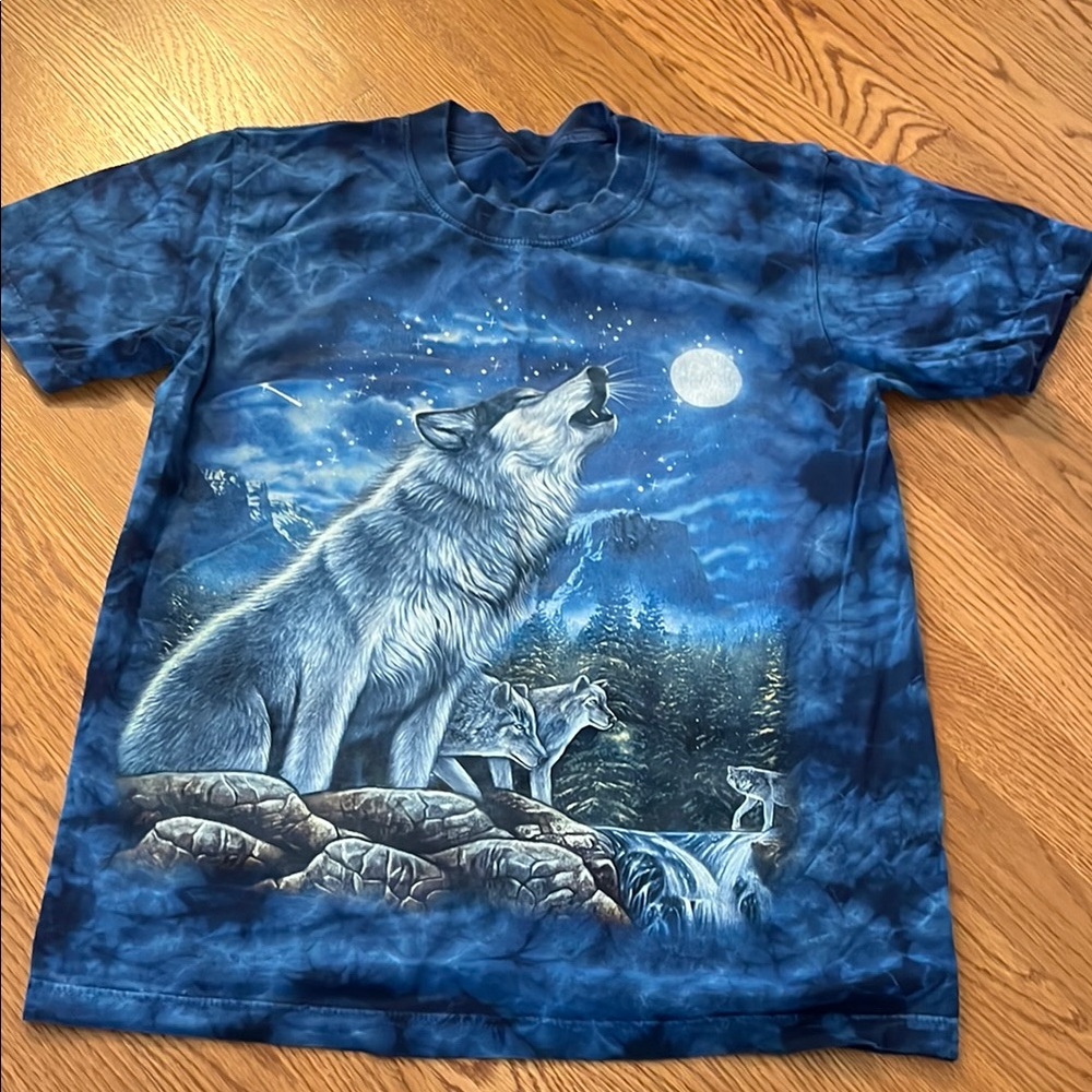 Wolf tie dye shirt